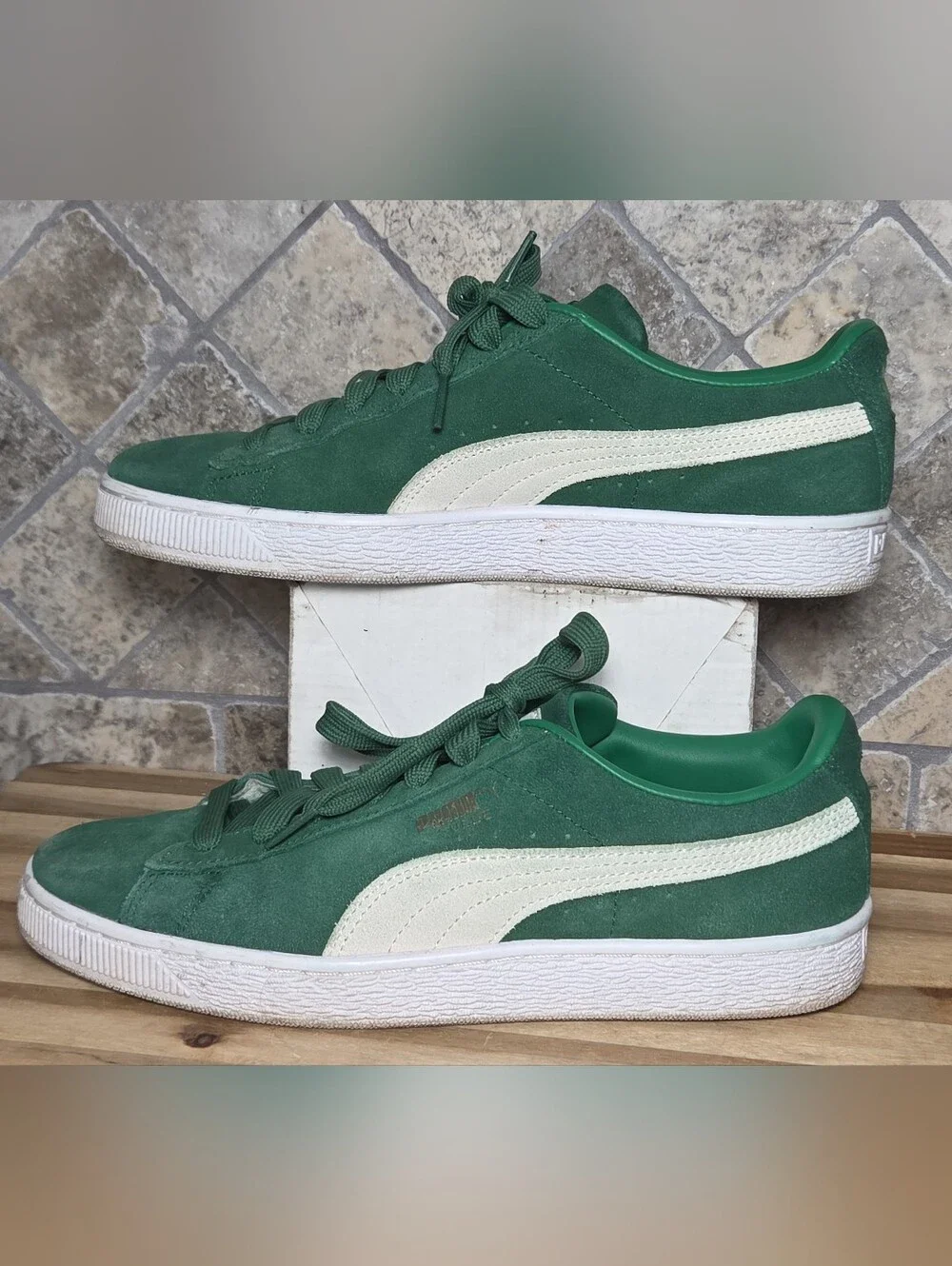 Womans Puma Suede Classic Sneakers in Green and White 9.5 M